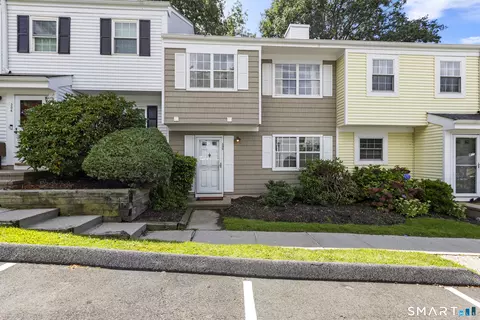 93 Park Ave #305, Danbury, CT 06810