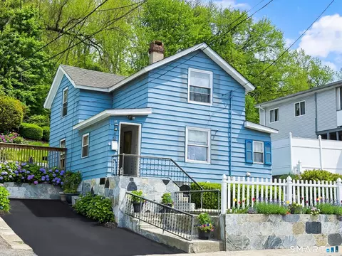 1109 E Main St, Waterbury, CT 06705