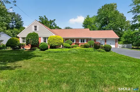 80 Belknap Rd, West Hartford, CT 06117