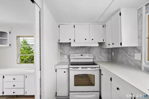 Kitchen - 15 Broadway N, Westbrook, CT 06498 photo 4 of 4