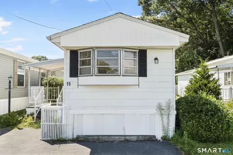 Exterior - 15 Broadway N, Westbrook, CT 06498 photo 1 of 4
