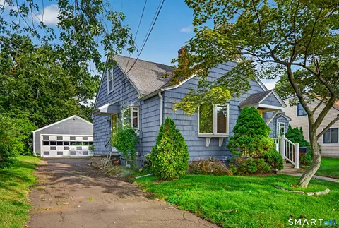 8 Sailors Ln, Milford, CT 06460