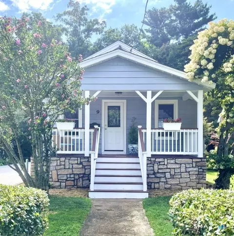 9 Melrose Ave, Norwalk, CT 06855