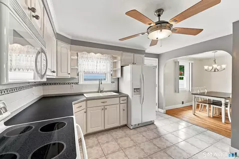 Kitchen - 775 Nott St, Wethersfield, CT 06109 photo 2 of 3