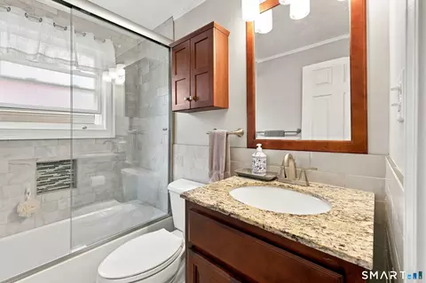 Bath - 775 Nott St, Wethersfield, CT 06109 photo 1 of 3