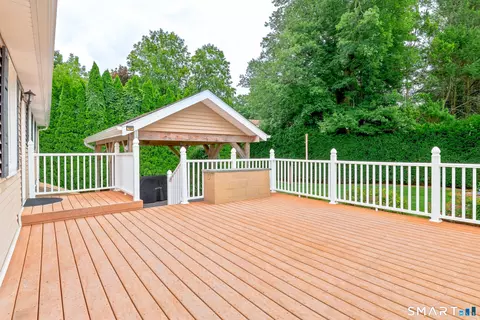 Exterior - 775 Nott St, Wethersfield, CT 06109 photo 5 of 6