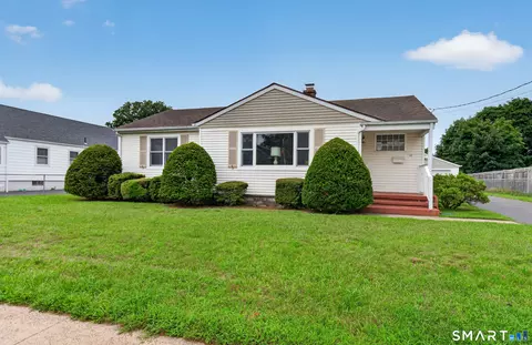 38 Chidsey Ave, East Haven, CT 06512