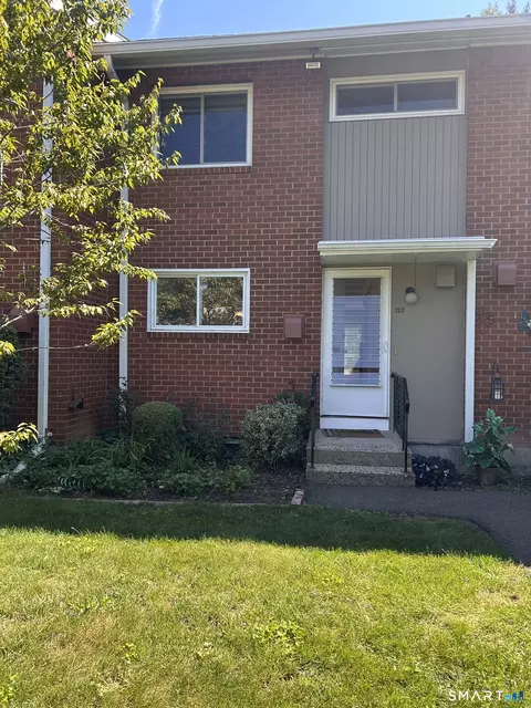 122 Centerbrook Rd, Hamden, CT 06518