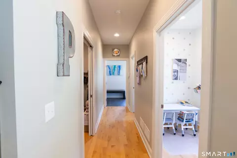 Entry Way - 50 Red Oak Dr, Killingly, CT 06239 photo 2 of 4