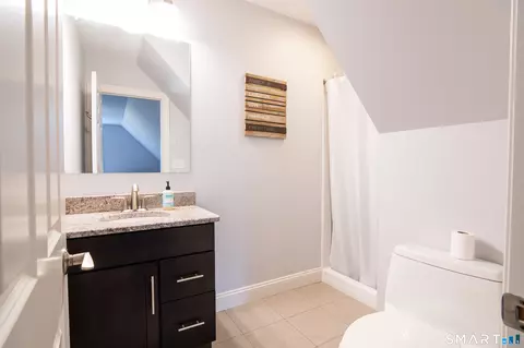 Bath - 50 Red Oak Dr, Killingly, CT 06239 photo 5 of 5