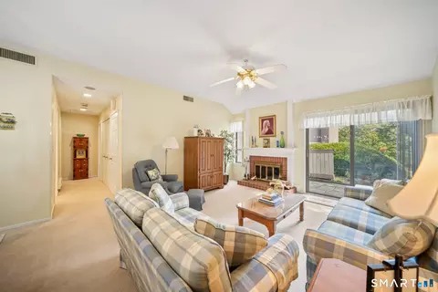 9 Heritage Cir #A, Southbury, CT 06488