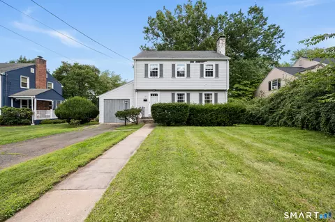 12 Greenhurst Rd, West Hartford, CT 06107