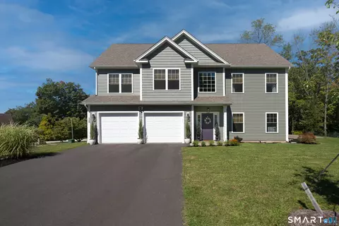 120 Circlewood Dr, Berlin, CT 06037