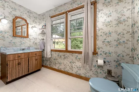 Bath - 4 Mohawk Dr, Wolcott, CT 06716 photo 1 of 3