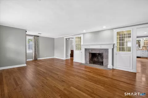 Living - 304 Davis St, Hamden, CT 06517 photo 1 of 5