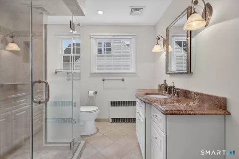 Bath - 304 Davis St, Hamden, CT 06517 photo 2 of 3