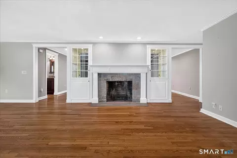 Living - 304 Davis St, Hamden, CT 06517 photo 3 of 5
