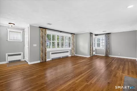 Living - 304 Davis St, Hamden, CT 06517 photo 2 of 5