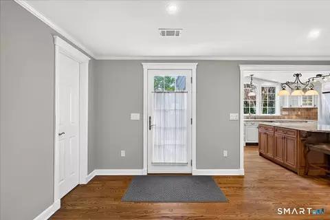 Entry Way - 304 Davis St, Hamden, CT 06517 photo 1 of 1