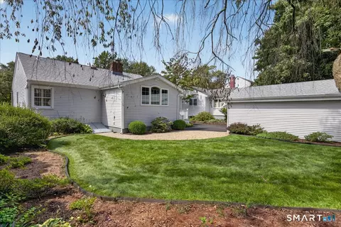 Exterior - 304 Davis St, Hamden, CT 06517 photo 3 of 6
