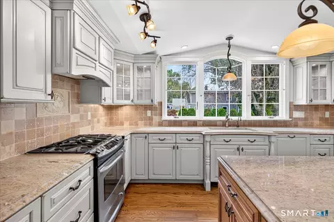 Kitchen - 304 Davis St, Hamden, CT 06517 photo 6 of 6