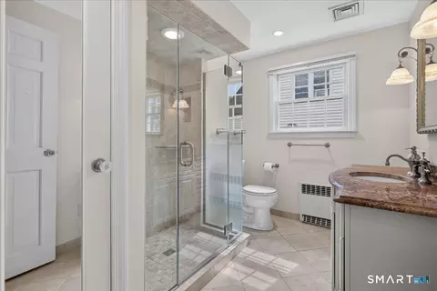 Bath - 304 Davis St, Hamden, CT 06517 photo 3 of 3