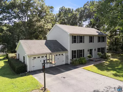 141 Briar Hill Rd, Groton, CT 06340
