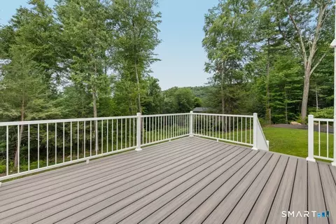 Exterior - 9 Beechwood Dr, Sandy Hook, CT 06482 photo 4 of 4