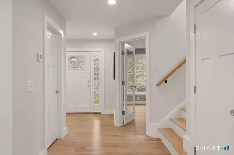 Entry Way - 9 Beechwood Dr, Sandy Hook, CT 06482 photo 1 of 5