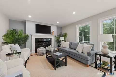 Living - 9 Beechwood Dr, Sandy Hook, CT 06482 photo 1 of 2