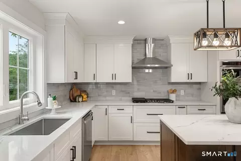 Kitchen - 9 Beechwood Dr, Sandy Hook, CT 06482 photo 1 of 8