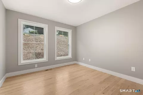 Bedroom - 9 Beechwood Dr, Sandy Hook, CT 06482 photo 1 of 5