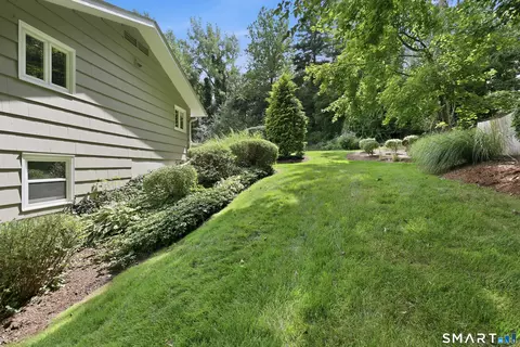 Exterior - 263 Preston St, Windsor, CT 06095 photo 9 of 10