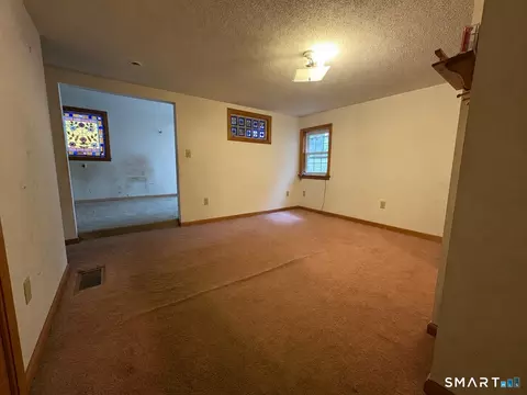 Living - 342 Mountain Rd, Windsor, CT 06095 photo 2 of 3