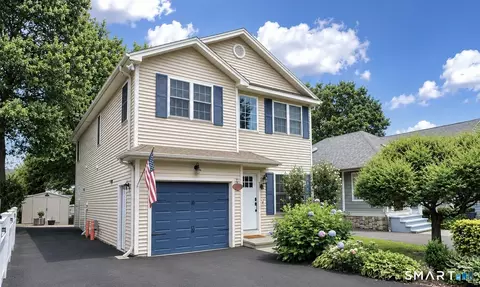 39 Wildemere Ave, Milford, CT 06460