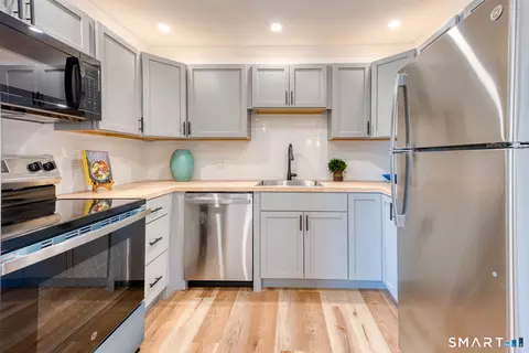 Kitchen - 443 E Mitchell Ave #443, Cheshire, CT 06410 photo 1 of 7