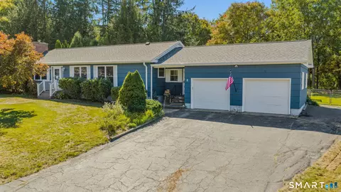6 Nemczuk Dr, Norwich, CT 06360