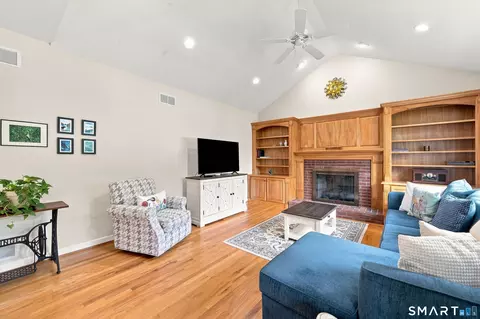 Living - 4 Charles Ct #4, Suffield, CT 06078 photo 2 of 4