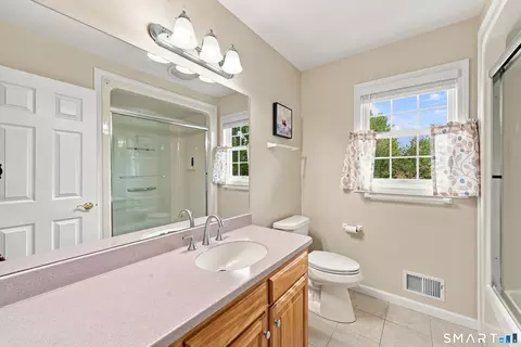 Bath - 4 Charles Ct #4, Suffield, CT 06078 photo 4 of 4
