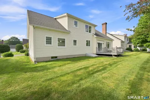 Exterior - 4 Charles Ct #4, Suffield, CT 06078 photo 5 of 8