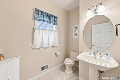 Bath - 4 Charles Ct #4, Suffield, CT 06078 photo 3 of 4
