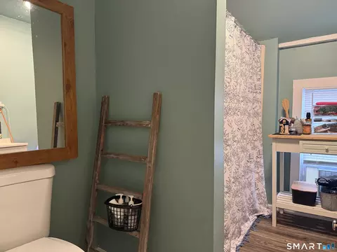Bath - 86 Chestnut St, Willimantic, CT 06226 photo 1 of 1