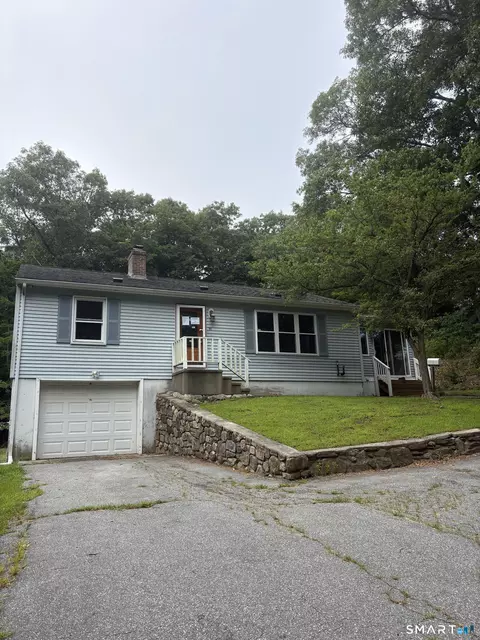 11 Willey St, Norwich, CT 06360
