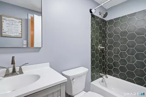 Bath - 87 Shetucket Tpke, Griswold, CT 06351 photo 2 of 4