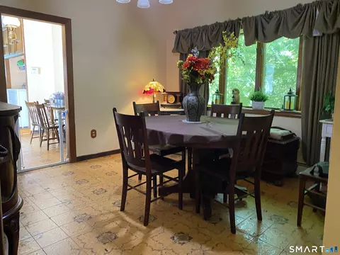 Dining - 337 Hampton Rd, Chaplin, CT 06235 photo 2 of 2