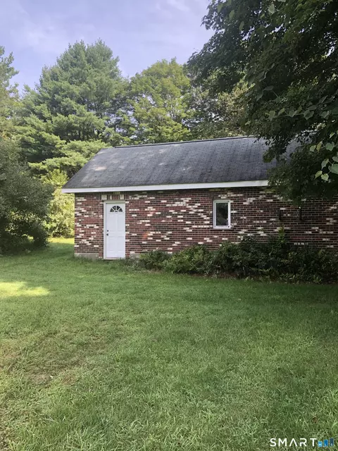 Exterior - 337 Hampton Rd, Chaplin, CT 06235 photo 3 of 4