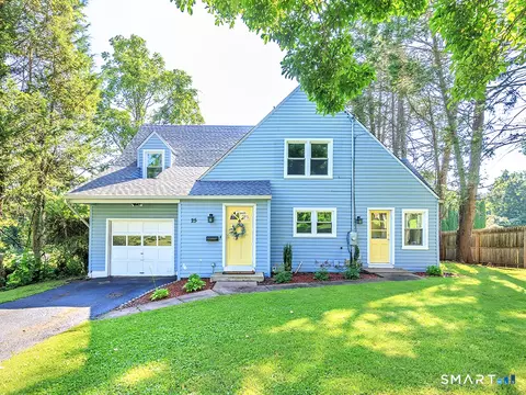 25 Prospect St, Portland, CT 06480