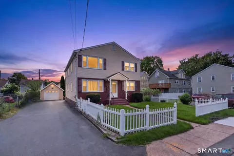 9-11 Goodwin Pl, East Hartford, CT 06108