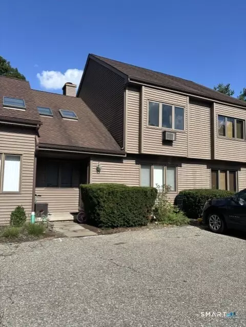 43 Twin Oaks #43, New Milford, CT 06776