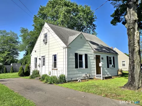 41 Hockanum Dr, East Hartford, CT 06118